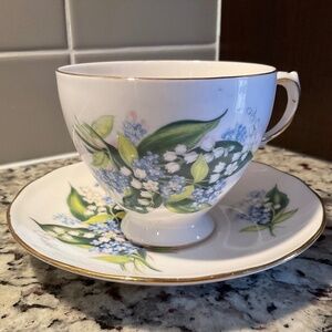Queen Anne Bone China - Vintage Teacup and Saucer Made in England